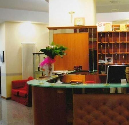 מונטפרנדונה Hotel San Giacomo מראה חיצוני תמונה
